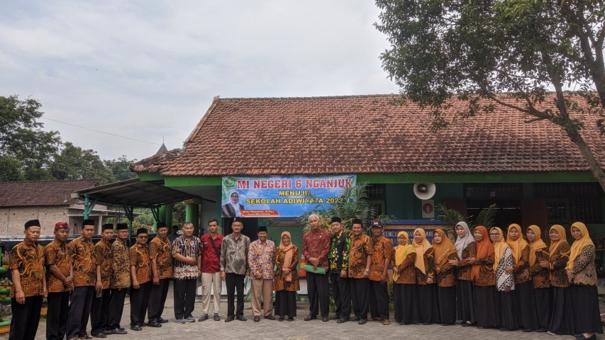 MIN 6 NGANJUK RAIH PRESTASI SEKOLAH ADIWIYATA