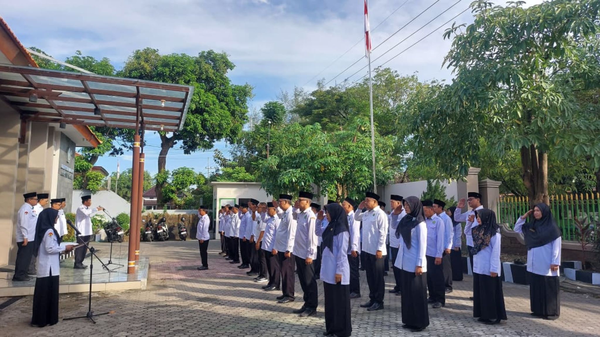 Dipimpin Pengawas Madrasah, ASN Kemenag Nganjuk Gelar Apel Rutin