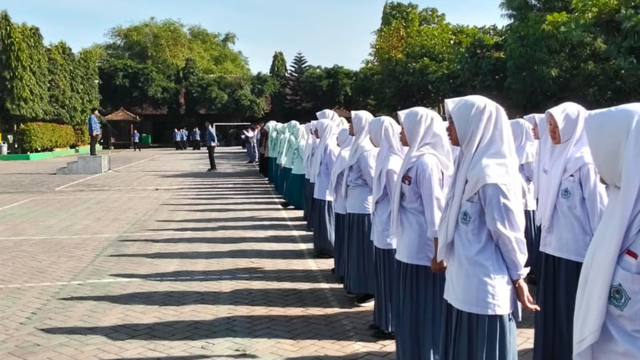 Khidmat dan Bermakna: MAN 3 Nganjuk Peringati Hari Guru Nasional Bertema Cinta untuk Semesta