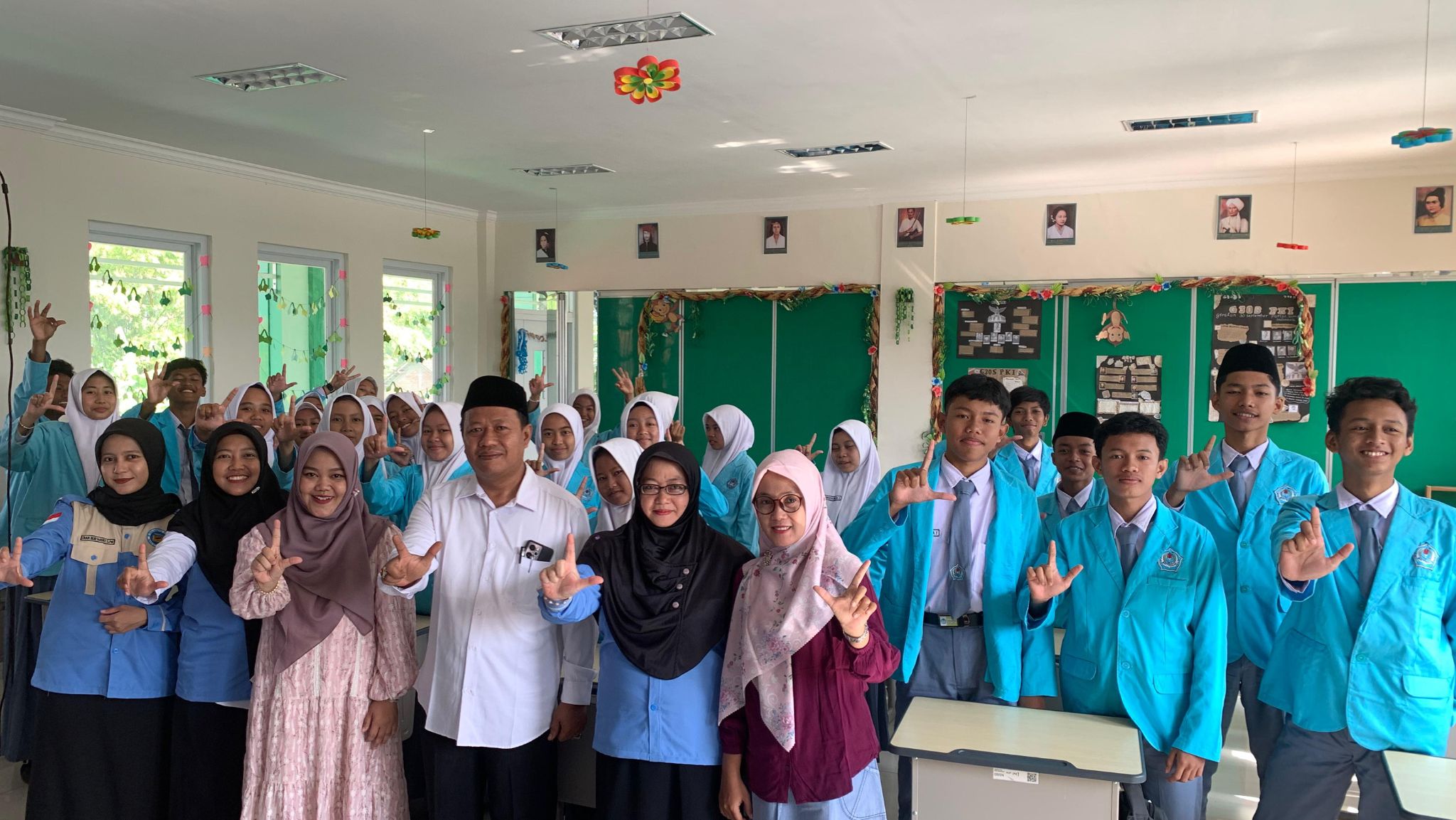 Ekspresikan Diri Lewat Tulisan,  Ekskul Riset MAN 3 Nganjuk Gelar Diskusi Literasi Inspiratif