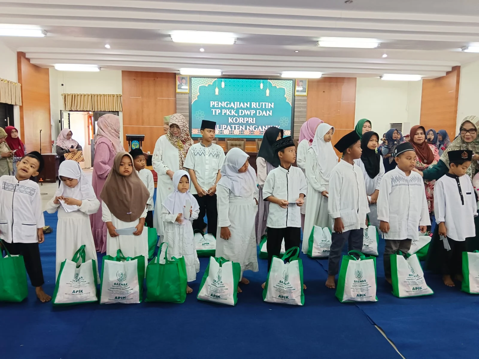 PENGAJIAN RUTIN TP PKK, DWP, DAN KORPRI KABUPATEN NGANJUK PERKUAT NILAI KEIMANAN DAN KEPEDULIAN SOSIAL