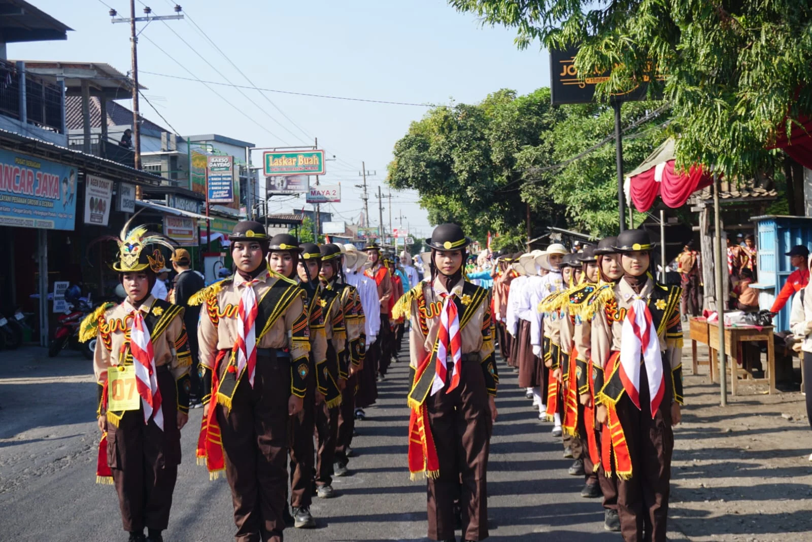 Semarak HUT ke-81 RI, Pelajar MAN 3 Nganjuk Ikuti Gerak Jalan PHBN Kecamatan Prambon